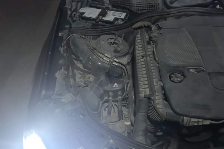 Used Mercedes-Benz S-Class 2011 S 350 L CGI 4MATIC Engine Bay Right
