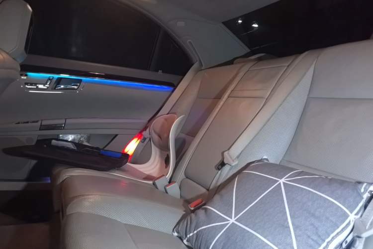Used Mercedes-Benz S-Class 2011 S 350 L CGI 4MATIC Left Rear Seat