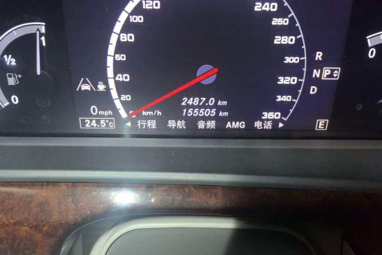 Used Mercedes-Benz S-Class 2011 S 350 L CGI 4MATIC Odometer Close Up