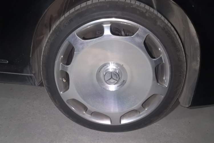 Used Mercedes-Benz S-Class 2011 S 350 L CGI 4MATIC Right Front Wheel Hub