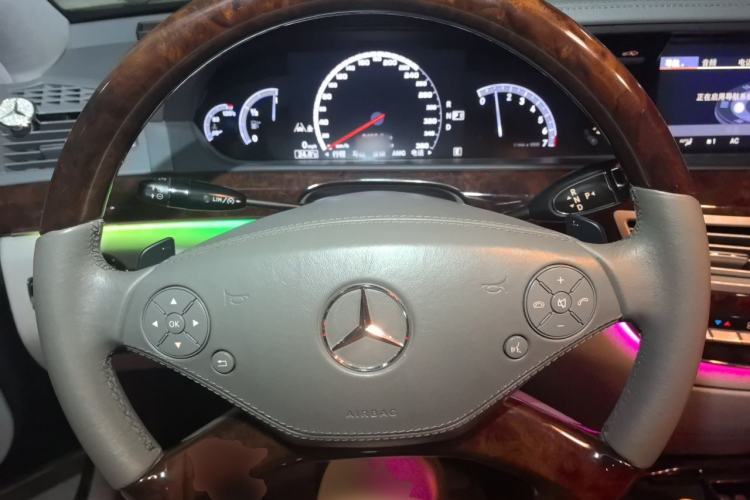 Used Mercedes-Benz S-Class 2011 S 350 L CGI 4MATIC Steering Wheel