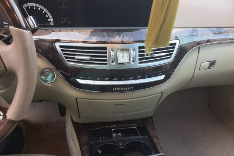 Used Mercedes-Benz S-Class 2012 S 400 L HYBRID Grand Edition Audio And AC Panel