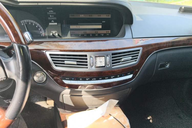 Used Mercedes-Benz S-Class 2012 S 300 L Luxury Grand Edition Audio And AC Panel