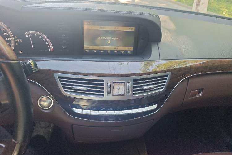 Used Mercedes-Benz S-Class 2012 S 300 L Business Standard Model Audio And AC Panel