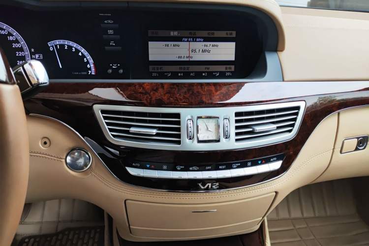Used Mercedes-Benz S-Class 2012 S 600 L Grand Edition Audio And AC Panel