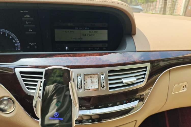 Used Mercedes-Benz S-Class 2012 S 350 L Grand Edition Audio And AC Panel