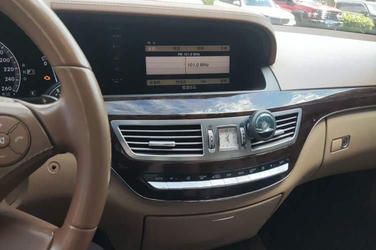 Used Mercedes-Benz S-Class 2012 S 300 L Business-Class Grand Edition Audio And AC Panel