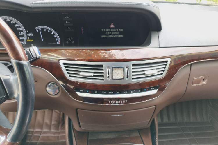 Used Mercedes-Benz S-Class 2012 S 400 L HYBRID Grand Edition Audio And AC Panel