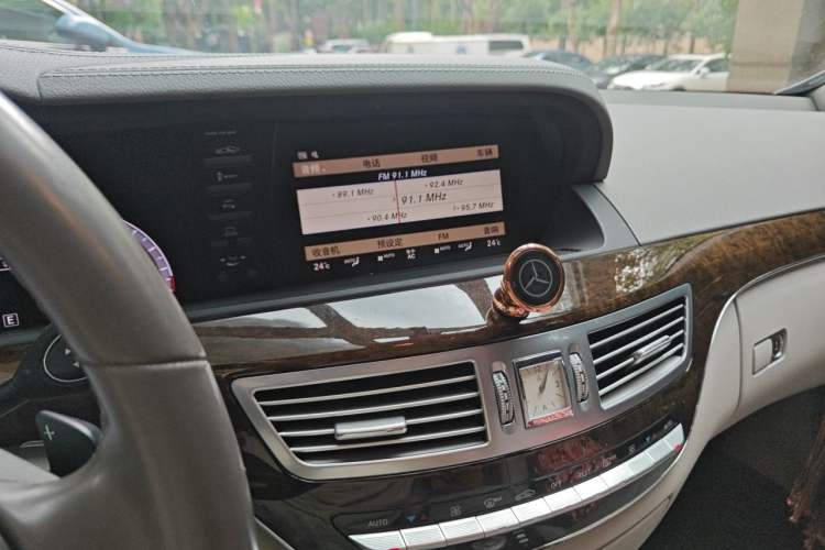 Used Mercedes-Benz S-Class 2012 S 300 L Business-Class Grand Edition Audio And AC Panel
