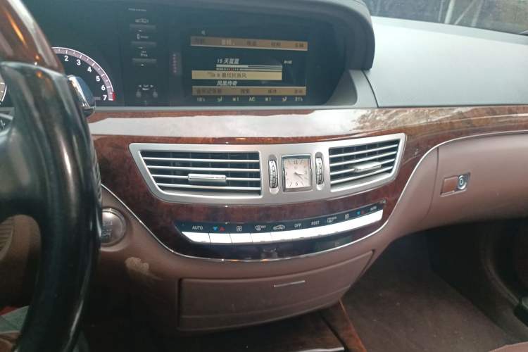 Used Mercedes-Benz S-Class 2012 S 300 L Luxury Grand Edition Audio And AC Panel