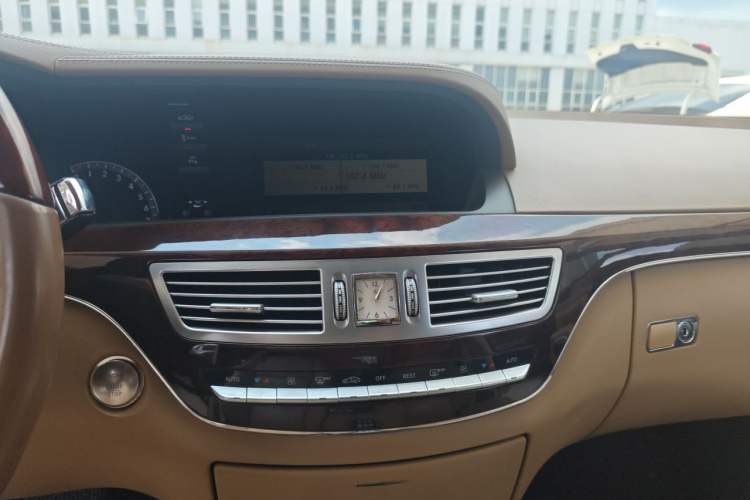 Used Mercedes-Benz S-Class 2012 S 350 L Grand Edition Audio And AC Panel