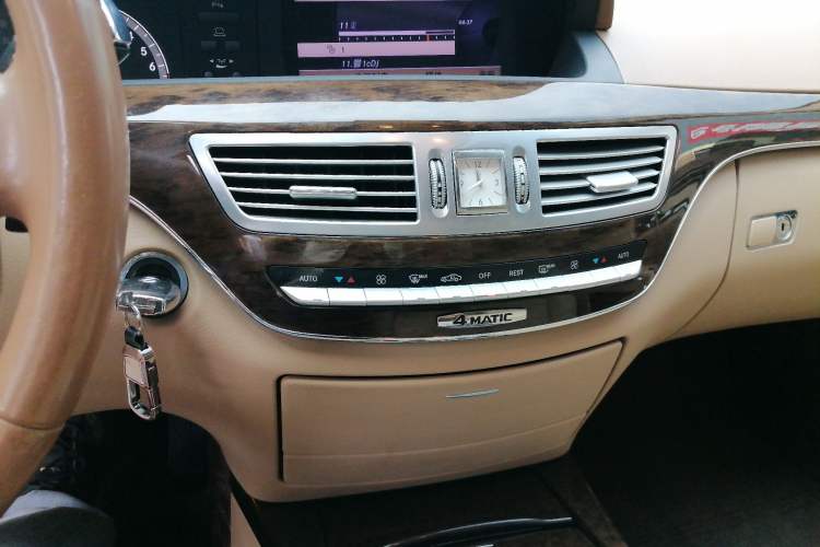 Used Mercedes-Benz S-Class 2012 S 300 L Business Standard Model Audio And AC Panel