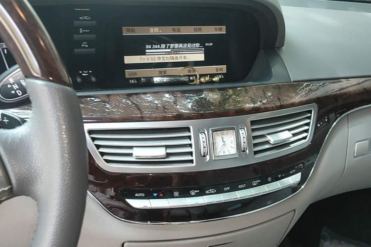 Used Mercedes-Benz S-Class 2012 S 300 L Luxury Grand Edition Audio And AC Panel