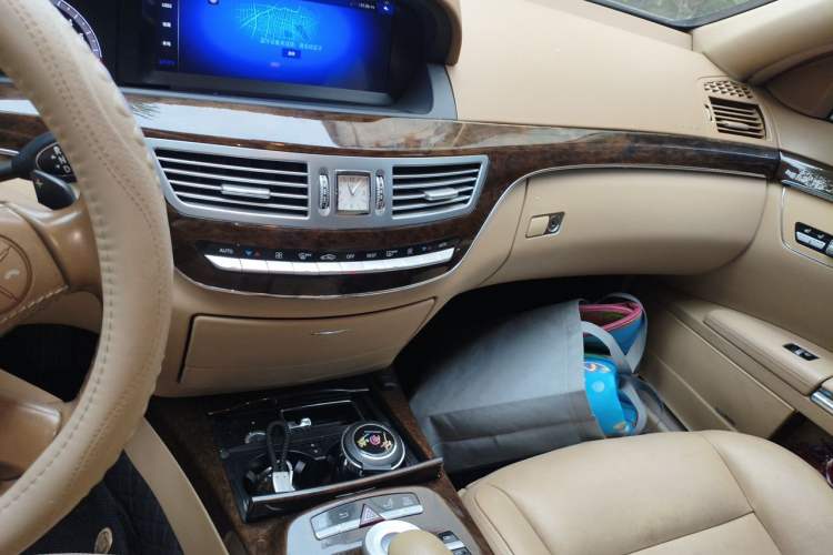 Used Mercedes-Benz S-Class 2012 S 300 L Business Standard Model Audio And AC Panel