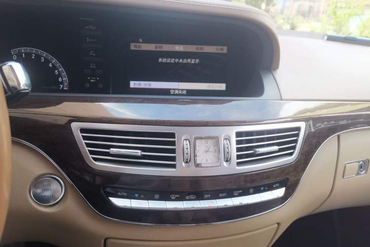 Used Mercedes-Benz S-Class 2012 S 300 L Prestige Grand Edition Audio And AC Panel