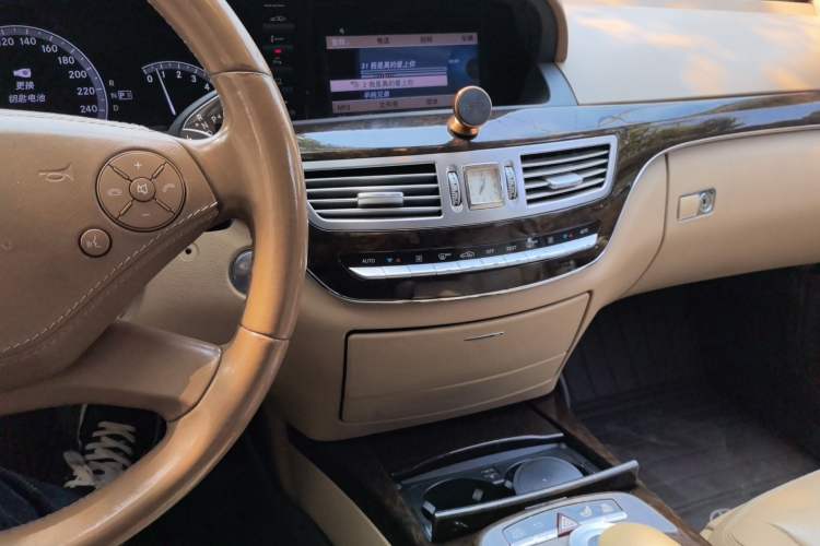 Used Mercedes-Benz S-Class 2012 S 300 L Business-Class Grand Edition Audio And AC Panel