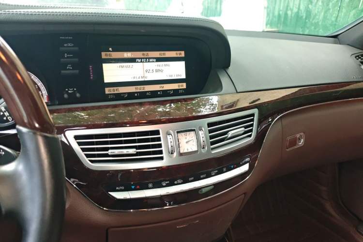Used Mercedes-Benz S-Class 2012 S 350 L Grand Edition Audio And AC Panel