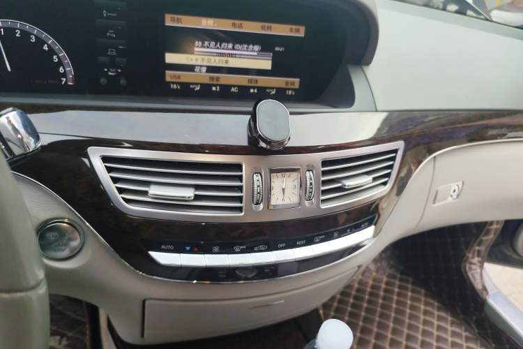 Used Mercedes-Benz S-Class 2012 S 300 L Prestige Grand Edition Audio And AC Panel