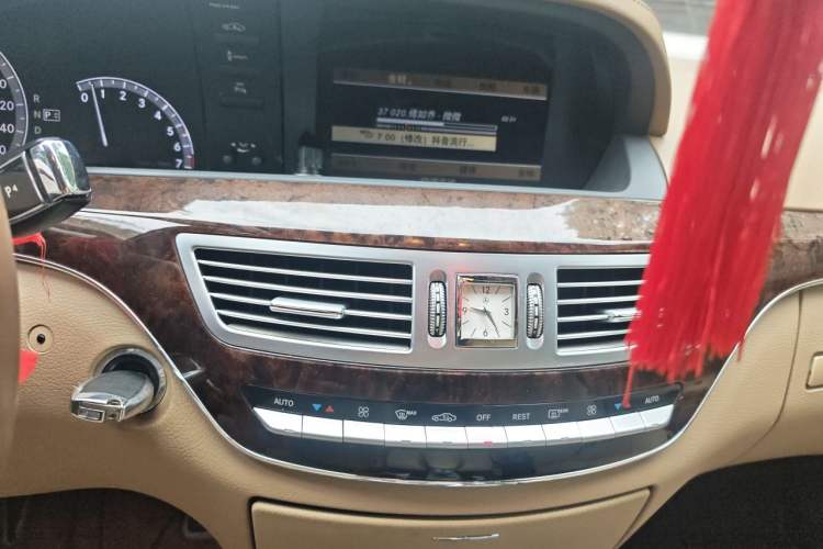 Used Mercedes-Benz S-Class 2012 S 300 L Prestige Grand Edition Audio And AC Panel