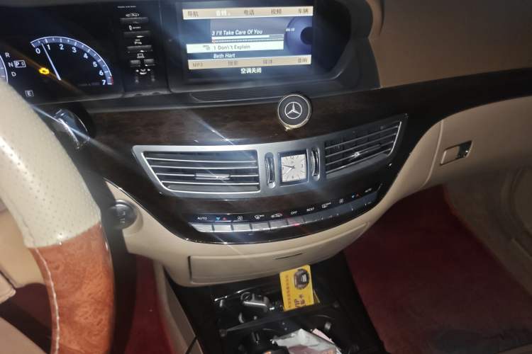 Used Mercedes-Benz S-Class 2012 S 300 L Luxury Grand Edition Audio And AC Panel