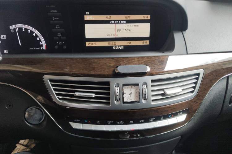 Used Mercedes-Benz S-Class 2012 S 300 L Business-Class Grand Edition Audio And AC Panel