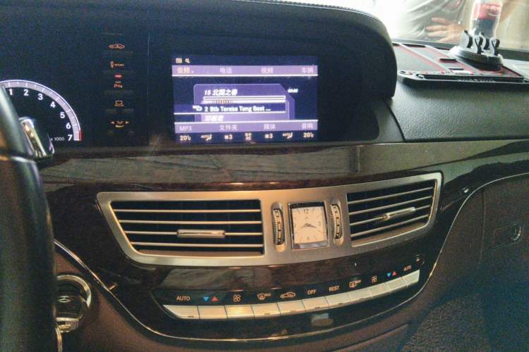 Used Mercedes-Benz S-Class 2012 S 300 L Business Standard Model Audio And AC Panel