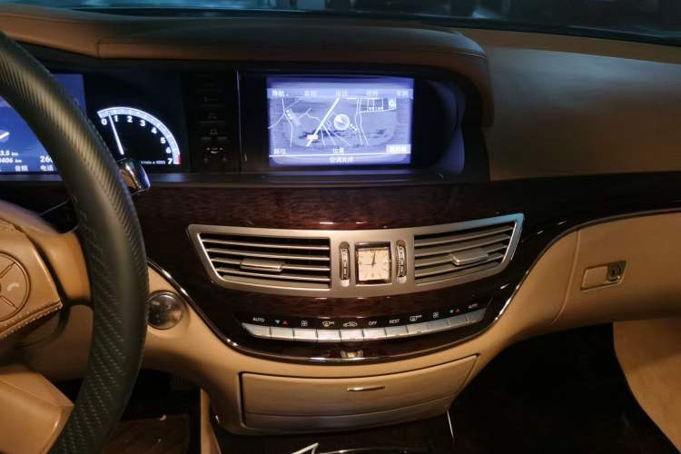 Used Mercedes-Benz S-Class 2012 S 300 L Prestige Grand Edition Audio And AC Panel