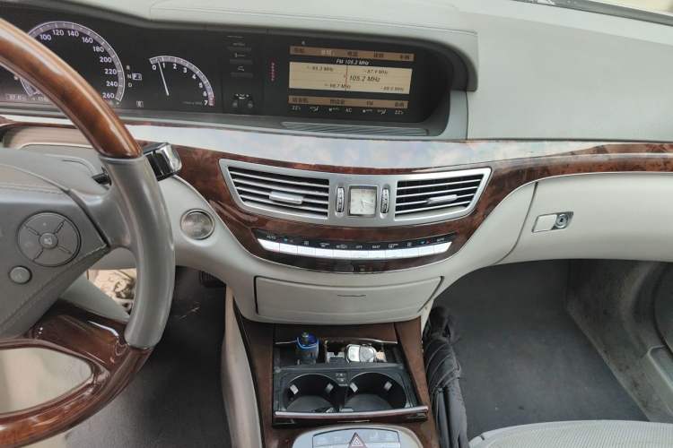 Used Mercedes-Benz S-Class 2012 S 300 L Luxury Grand Edition Audio And AC Panel