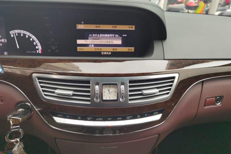 Used Mercedes-Benz S-Class 2012 S 300 L Business Standard Model Audio And AC Panel