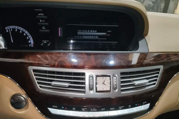 Used Mercedes-Benz S-Class 2012 S 350 L Grand Edition Audio And AC Panel