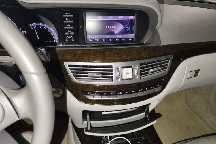 Used Mercedes-Benz S-Class 2012 S 300 L Prestige Grand Edition Audio And AC Panel