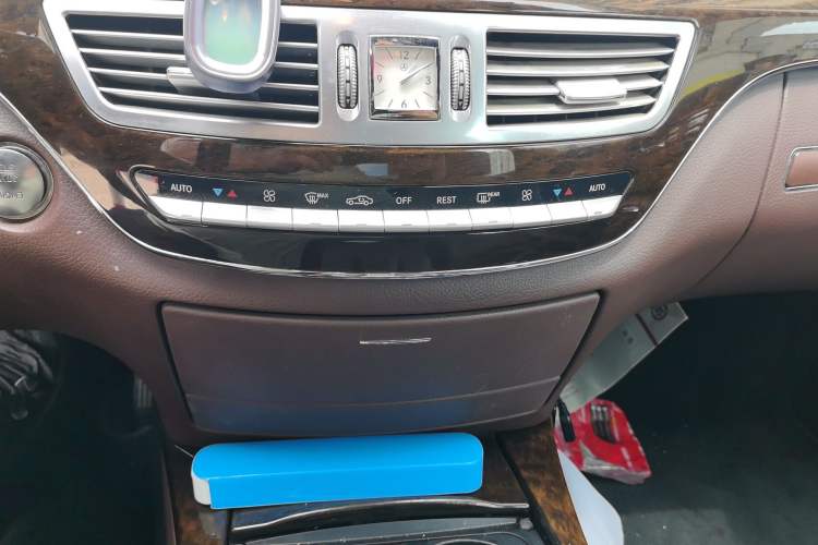 Used Mercedes-Benz S-Class 2012 S 300 L Prestige Grand Edition Audio And AC Panel