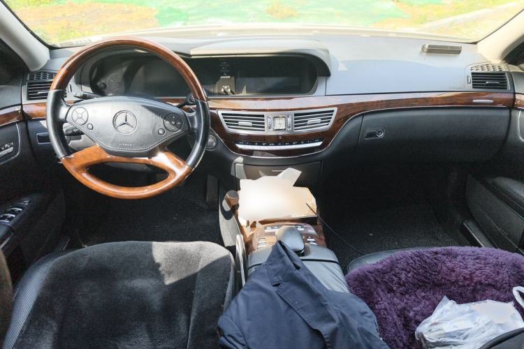 Used Mercedes-Benz S-Class 2012 S 300 L Luxury Grand Edition Center Console