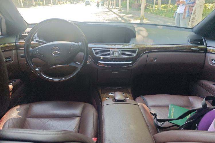 Used Mercedes-Benz S-Class 2012 S 300 L Business Standard Model Center Console