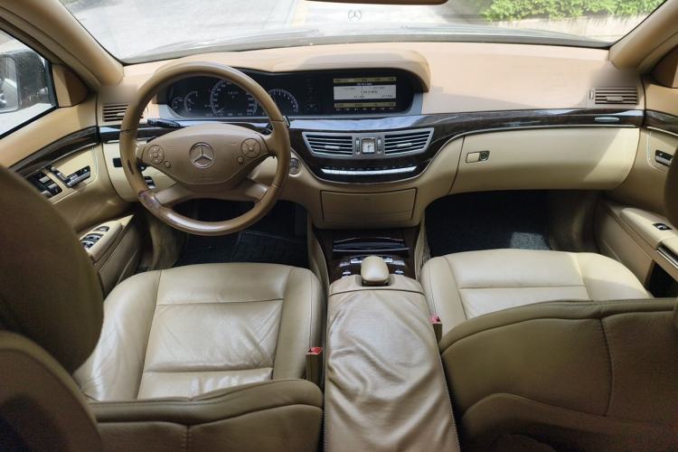 Used Mercedes-Benz S-Class 2012 S 300 L Prestige Grand Edition Center Console