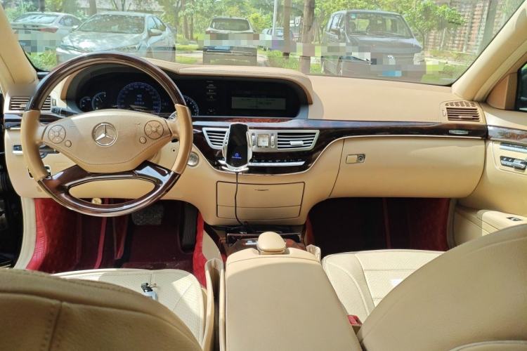Used Mercedes-Benz S-Class 2012 S 350 L Grand Edition Center Console