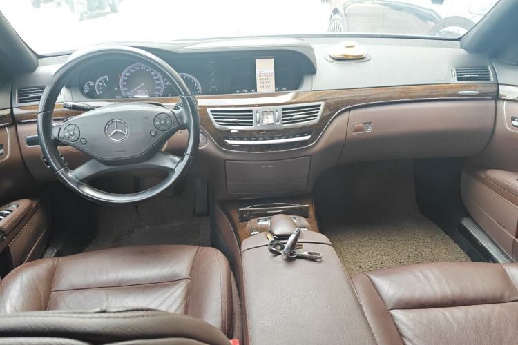 Used Mercedes-Benz S-Class 2012 S 300 L Prestige Grand Edition Center Console