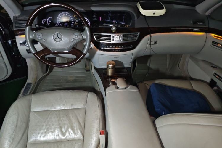 Used Mercedes-Benz S-Class 2012 S 400 L HYBRID Grand Edition Center Console