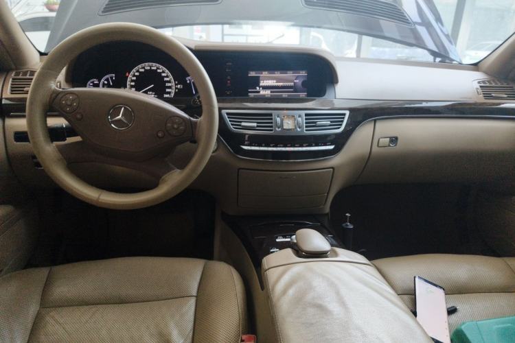 Used Mercedes-Benz S-Class  Center Console