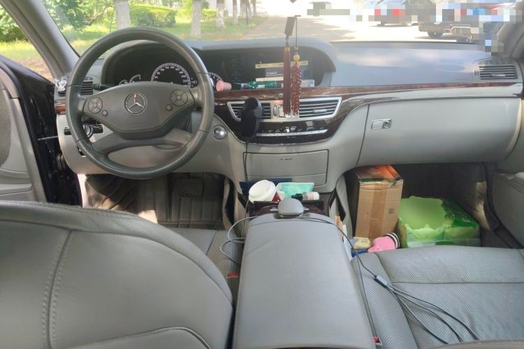 Used Mercedes-Benz S-Class 2012 S 300 L Luxury Grand Edition Center Console