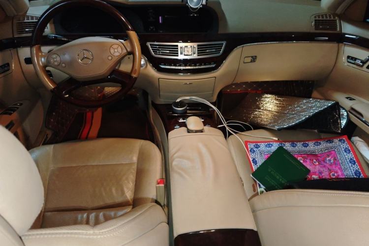 Used Mercedes-Benz S-Class 2012 S 300 L Luxury Grand Edition Center Console