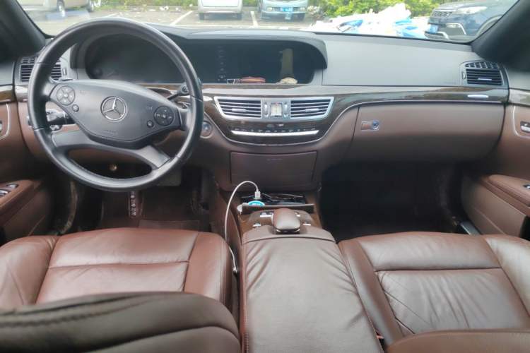Used Mercedes-Benz S-Class 2012 S 300 L Prestige Grand Edition Center Console