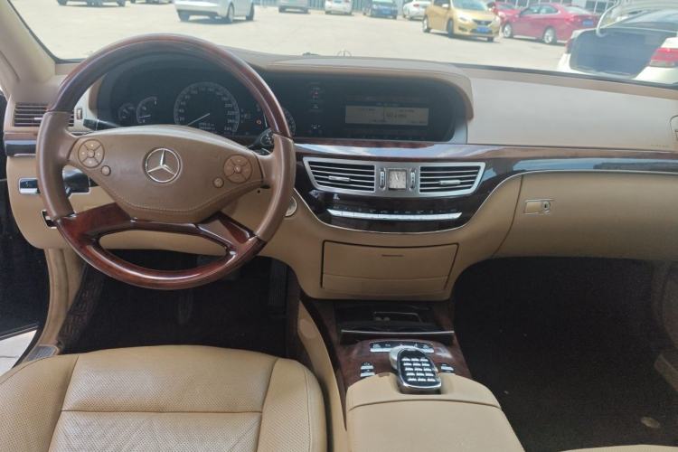 Used Mercedes-Benz S-Class 2012 S 350 L Grand Edition Center Console
