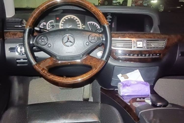Used Mercedes-Benz S-Class 2012 S 300 L Prestige Grand Edition Center Console