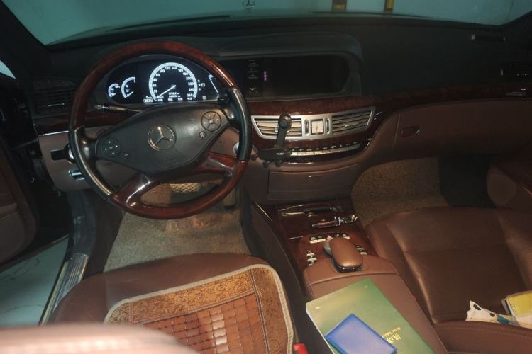 Used Mercedes-Benz S-Class 2012 S 300 L Luxury Grand Edition Center Console