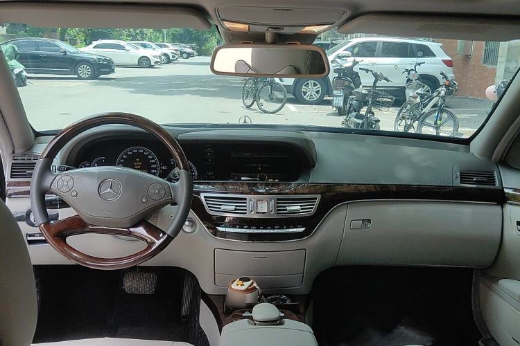 Used Mercedes-Benz S-Class 2012 S 300 L Luxury Grand Edition Center Console