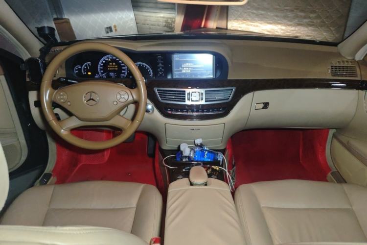 Used Mercedes-Benz S-Class 2012 S 300 L Business-Class Grand Edition Center Console