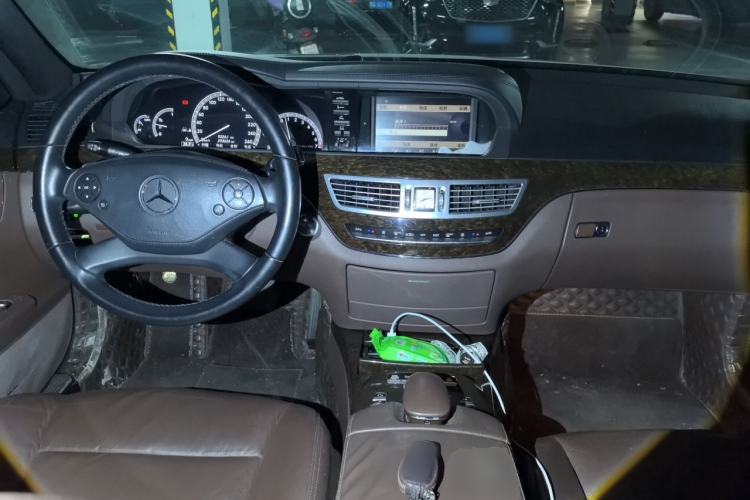 Used Mercedes-Benz S-Class 2012 S 300 L Prestige Grand Edition Center Console