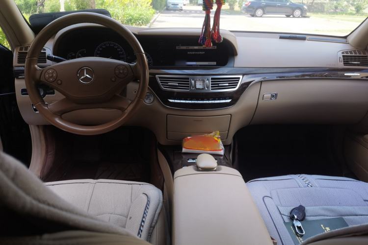 Used Mercedes-Benz S-Class 2012 S 300 L Prestige Grand Edition Center Console