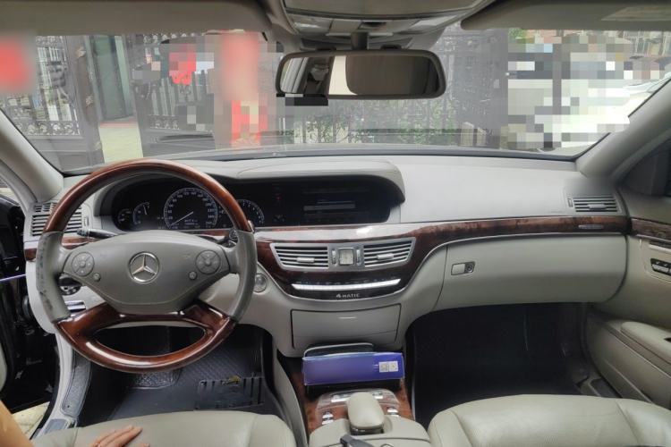 Used Mercedes-Benz S-Class 2012 S 350 L 4MATIC Grand Edition Center Console